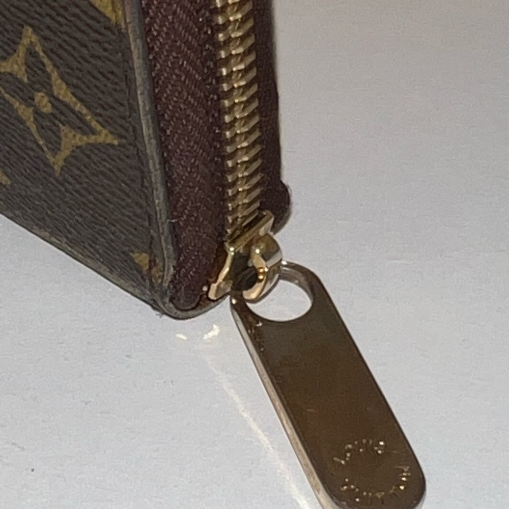 Louis Vuitton - Picture 4 of 4